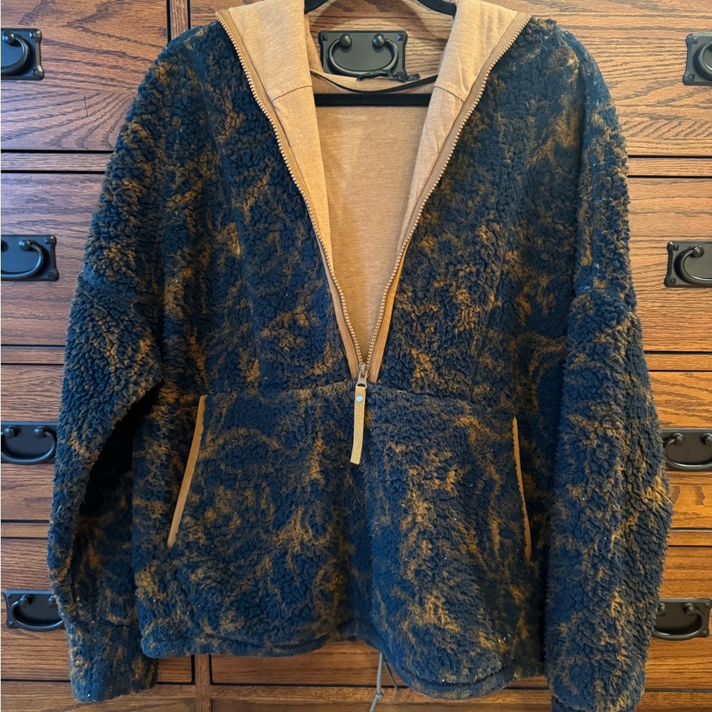Prana half-zip pull-over: size L
